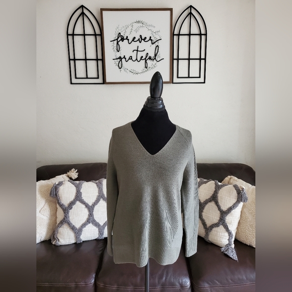 Athleta Hanover Refined V-Neck Pullover Sweater In Sage Green Sz XXS Wool Blend - Picture 10 of 10